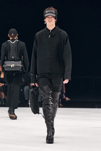 Look 12